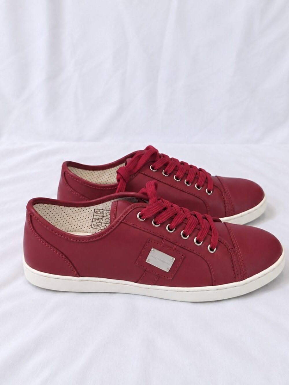 Authentic Dolce & Gabbana Burgundy Leather Low-Top Sneakers Logo Plaque Size 5